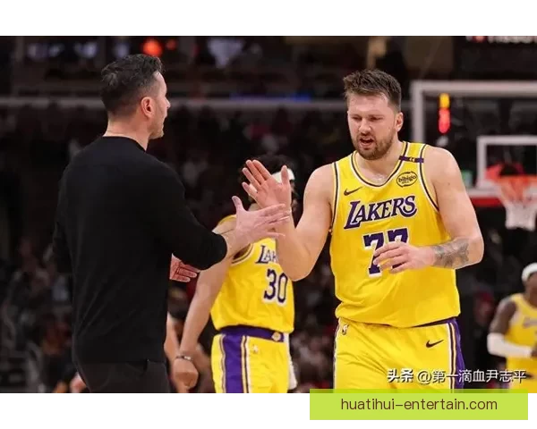 湖人首节崩盘大比分落后雷霆 东契奇状态低迷里夫斯伤情成疑